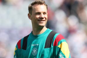 Neuer steigt ins Mannschaftstraining ein