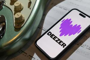 Nicht nur Shakira: Deezer mit KI-Songs zur WM überschwemmt