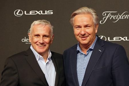 Klaus Wowereit und sein langjähriger Partner Jörn Kubicki im Jahr 2015. Kubicki starb 2020. (Archivbild)