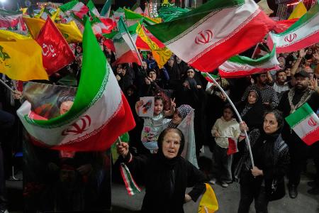 Regierungsnahe Demonstranten im Iran. 