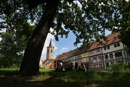 Die Erfurter Krämerbrücke gehört zu den Touristen-Attraktionen in Thüringens Landeshauptstadt. (Archivbild)