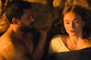 Kit Harington: Sexszenen mit Sophie Turner fühlten sich "ekelhaft" an