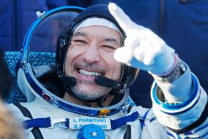 Der italienische Esa-Astronaut Luca Parmitano wird als erster Europäer beim Nasa-Mondprogramm "Artemis" mitfliegen. (Archivbild)