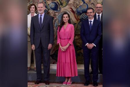 Königin Letizia setzt erneut auf ihr pinkes Lieblingskleid