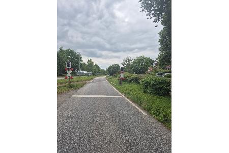 Übersichtsaufnahme des Bahnübergangs