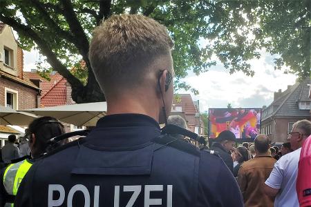 Auch die Polizei wird bei großen Public-Viewing-Veranstaltungen präsent sein, um das Sicherheitsgefühl der Menschen zu stärken.