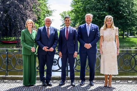 Königin Máxima bezaubert beim Staatsbesuch im eleganten Spitzenkleid