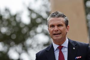 US-Verteidigungsminister Pete Hegseth erhöht den Druck auf Kuba verbal weiter. (Archivbild)
