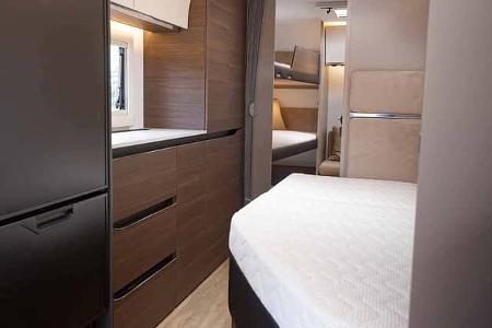 französsisches Bett, Fahrzeugmitte, Schlafzimmer