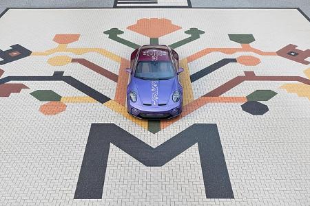 Porsche 911 GT3 Touring Sonderwunsch Tree of Life