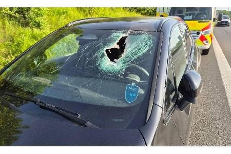 Durchgeschlagene Windschutzscheibe, Quelle: Autobahnpolizei Göttingen