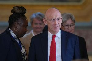 Healey galt bisher als loyaler Mitstreiter von Premier Keir Starmer.