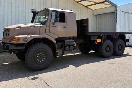 Mercedes Zetros 2648A 6x6 als hochmobile Logistikplattform mit integrierten Drone Ports