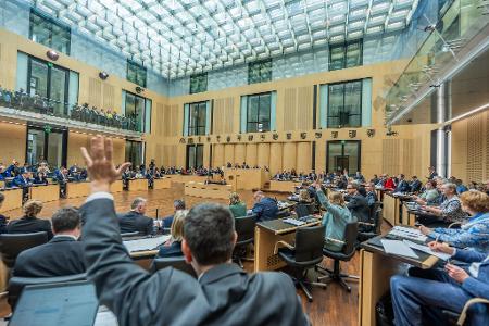 Der Bundesrat arbeitete vor dem Wochenende eine lange Tagesordnung ab. 