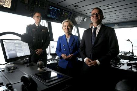 Will Russland mit neuen Sanktionen die Kriegsführung gegen die Ukraine erschweren: EU-Kommissionspräsidentin Ursula von der Leyen. (Archivbild)