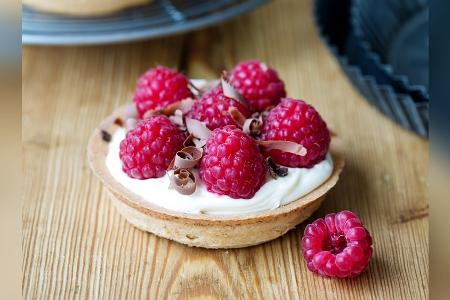 Himbeer-Tartelettes mit Schokoraspeln
