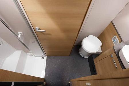 Raumbad, Duschkabine, WC, Waschbecken