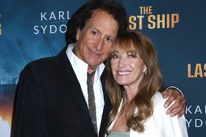 "Lustiger" Antrag: Jane Seymour hat sich mit John Zambetti verlobt