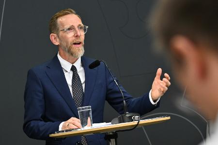 Ungewöhnlicher Sänger: Schwedischer Minister veröffentlicht WM-Song