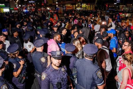 Krawalle nach Knicks-Triumph: Feuer und Verletzte in New York