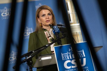 Die Pflegebevollmächtigte Katrin Staffler meint, 