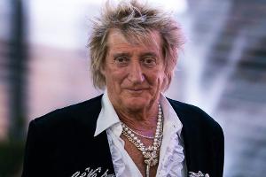 Fußball wichtiger als eigenes Konzert? Fans sauer auf Rod Stewart