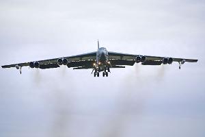 B-52-Bomer stürzt in Kalifornien ab. (Symbolbild)