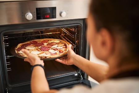 Pizza im Ofen