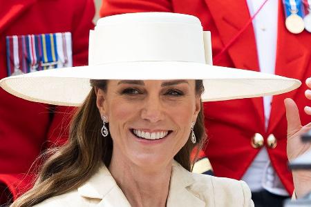 Prinzessin Kate trägt am Garter Day ihre Hochzeitsohrringe