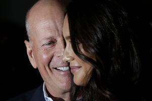 "Gängiger Irrglaube": Bruce Willis' Frau klärt über seine Demenz auf