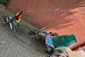 Polizei Münster
Das Bild zeigt das sichergestellte Liegefahrrad
Mit dieser Veröffentlichung honorarfrei