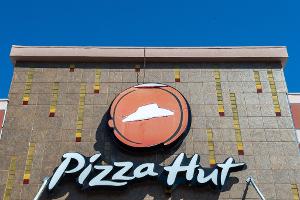 Pizza Hut war bisher unter einem Dach mit den Fast-Food-Ketten KFC und Taco Bell. 