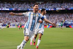 Torrekord zum Jubiläum: Messi führt Argentinien zum Sieg