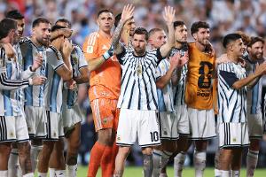 Rekordmann Messi bescheiden: "Ich liebe Fußballspielen"