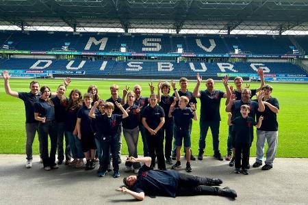 Die Gruppe der JF Schaephuysen in der Schauinsland-Reisen-Arena