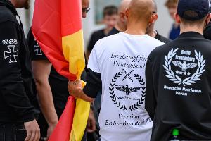 Die Türkische Gemeinde in Deutschland (TGD) fragt angesichts von rechter Gewalt und mit Blick auf die Landtagswahlen im Herbst: Wer kümmert sich um unsere Sicherheit? (Symbolbild)