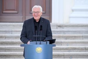 Der Bundespräsident sichtlich gut gelaunt bei einer Kunst-Veranstaltung in Berlin. Mal sehen, wie seine Laune sein wird bei der Gamescom im August.