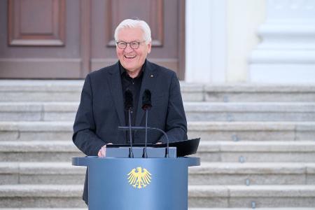 Der Bundespräsident sichtlich gut gelaunt bei einer Kunst-Veranstaltung in Berlin. Mal sehen, wie seine Laune sein wird bei der Gamescom im August.
