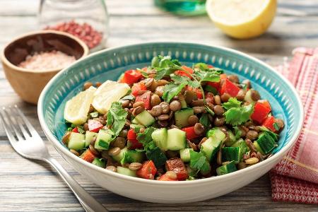 Leicht und frisch: Linsensalat mit Gurke und Paprika