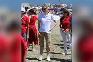 Charlène überrascht Badegäste in Italien vor Charity-Event