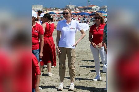 Charlène überrascht Badegäste in Italien vor Charity-Event