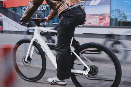Bosch sieht einen Trend zu leichteren E-Bikes.