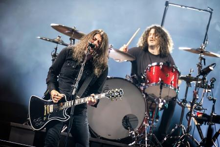 Foo Fighters: Dave Grohl und Ilan Rubin besuchen Münchner Hofbräuhaus