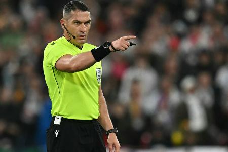 Tunesien und Japan im 1000. WM-Spiel - Sondertrikot für Referee