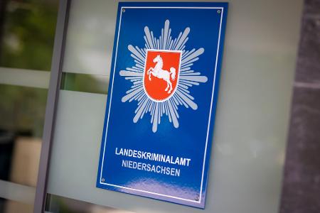 Ein geflohener Mörder ist wieder gefasst. (Symbolbild) 