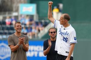 Große Ehre: Tuchel wirft First Pitch bei Baseball-Spiel