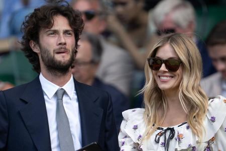 Oli Green und Sienna Miller