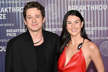 Charlie Puth und Brooke Sansone