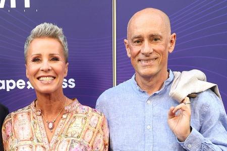 Sonja Zietlow strahlt mit Ehemann Jens Oliver Haas
