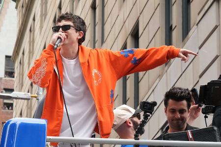 Timothée Chalamet bei Knicks-Parade: Stars feiern NBA-Triumph